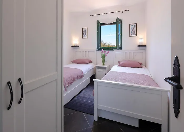Niko Pet Friendly 200 M From Hidden Sandy Pets For Free Villa *