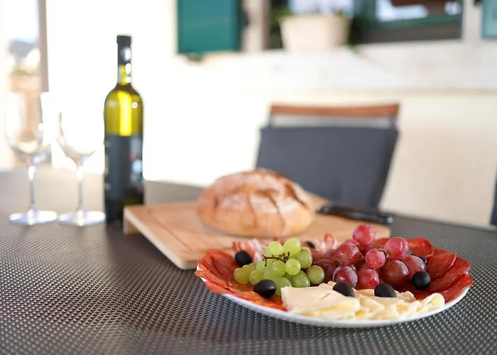 فيلة Niko Pet Friendly 200 M From Hidden Sandy Pets For Free Rudine (Dobrinj)