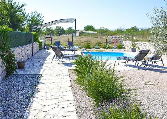 Niko Pet Friendly 200 M From Hidden Sandy Pets For Free فيلة