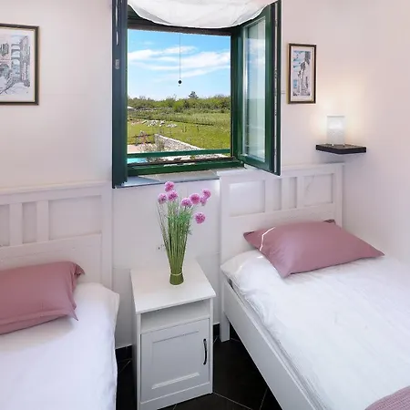 Otok Krk Niko Pet Friendly 200 M From Hidden Sandy Pets For Free