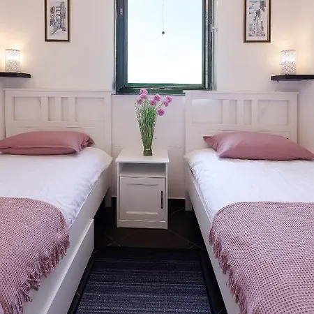 Otok Krk Niko Pet Friendly 200 M From Hidden Sandy Pets For Free