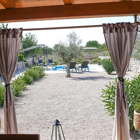 Niko Pet Friendly 200 M From Hidden Sandy Pets For Free Rudine (Dobrinj)