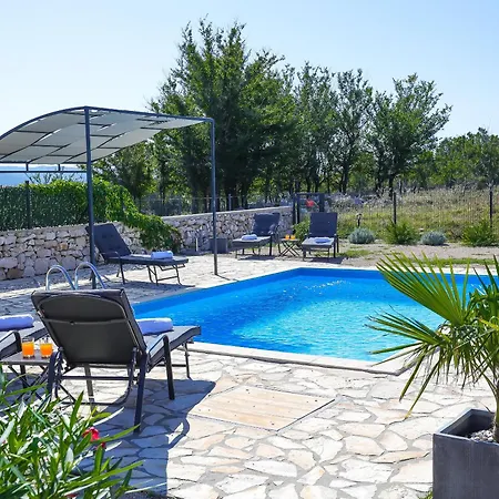 Niko Pet Friendly 200 M From Hidden Sandy Pets For Free * Rudine (Dobrinj)