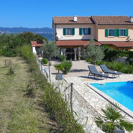 Otok Krk Niko Pet Friendly 200 M From Hidden Sandy Pets For Free