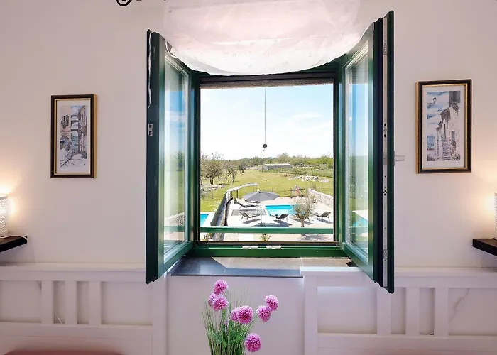 Villa Niko Pet Friendly 200 M From Hidden Sandy Pets For Free Rudine (Dobrinj)