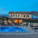 Niko Pet Friendly 200 M From Hidden Sandy Pets For Free Villa Rudine (Dobrinj)